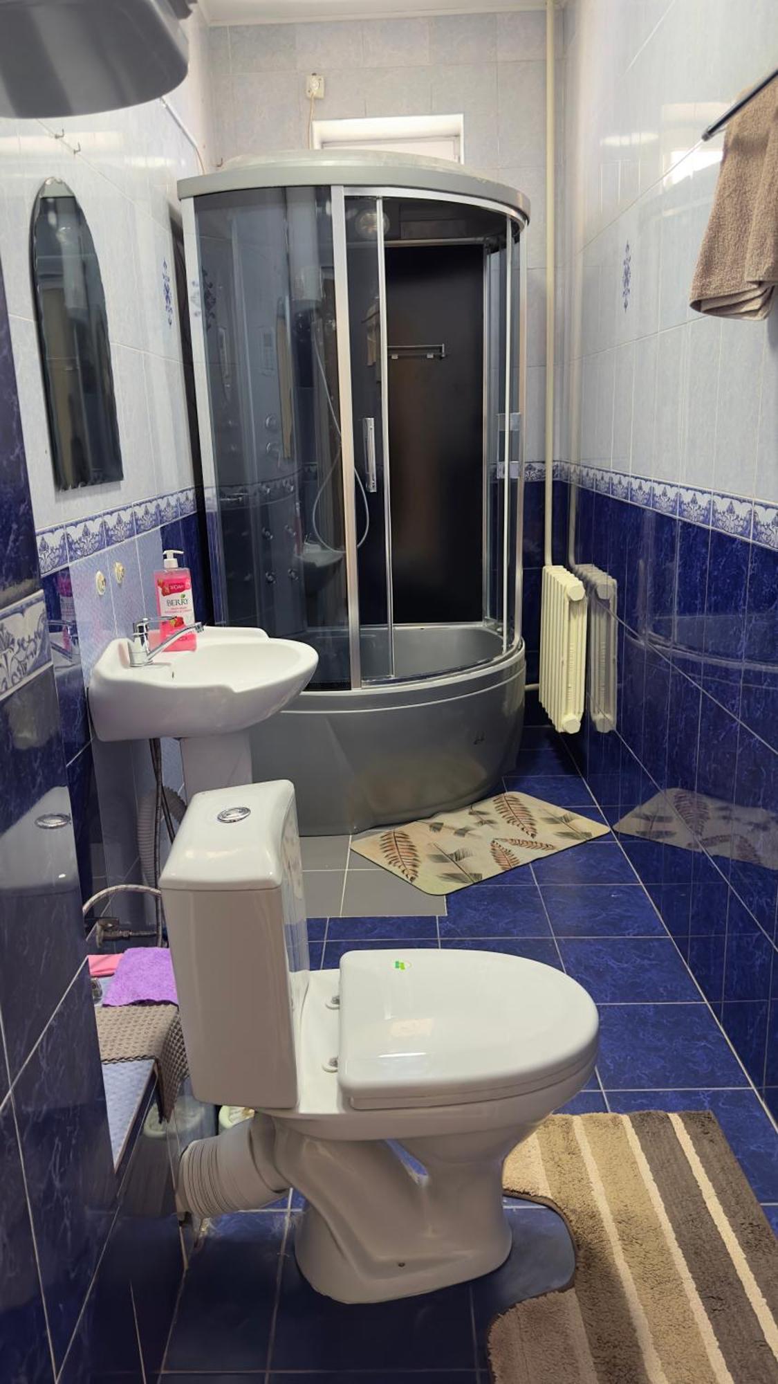 Hotel Lotos Bishkek Esterno foto